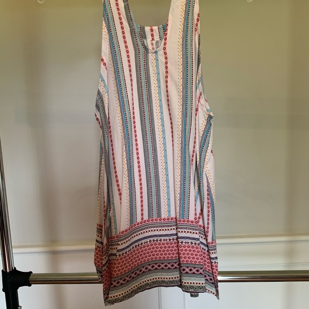 Tank - Picture 2 of 2